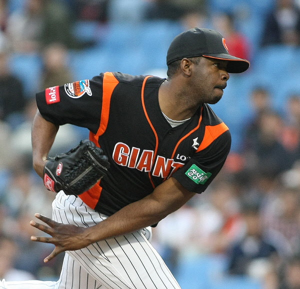 선발등판한 유먼